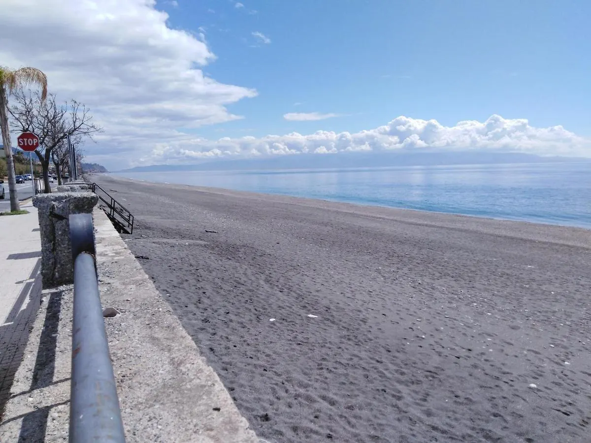 Terrace On The Sea Daire Roccalumera